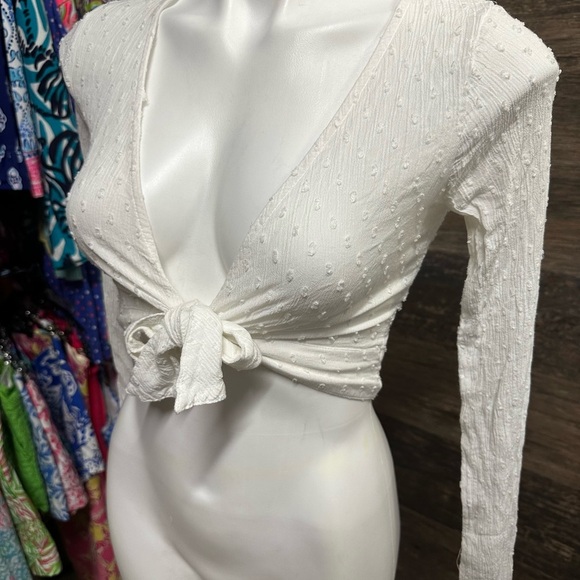 Hollister Ivory White Tie-Front Crop Top - Picture 2 of 8